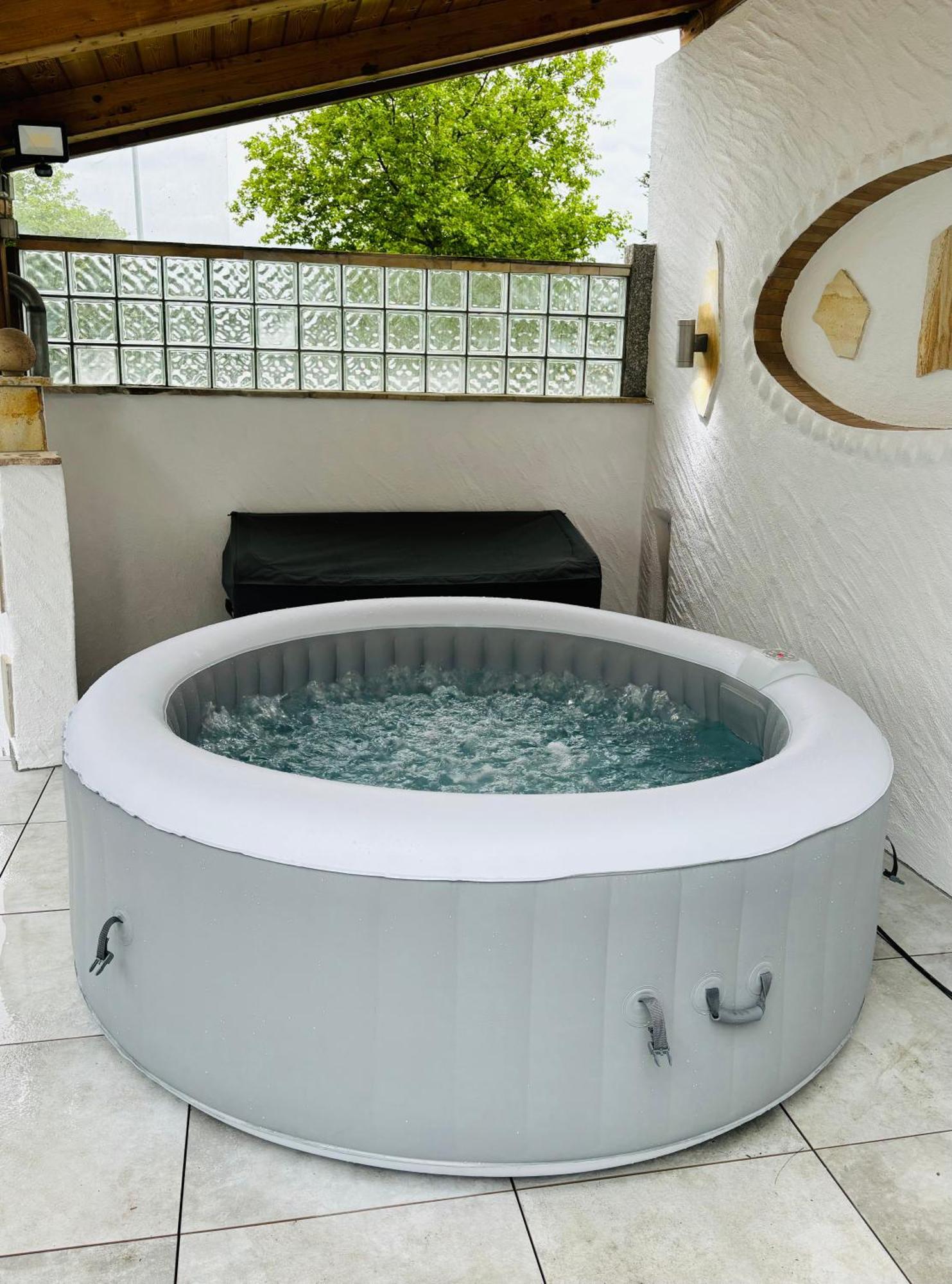 Jacuzzi Terrasse 55' Tv Kueche Regendusche Apartman Bad Bellingen Kültér fotó