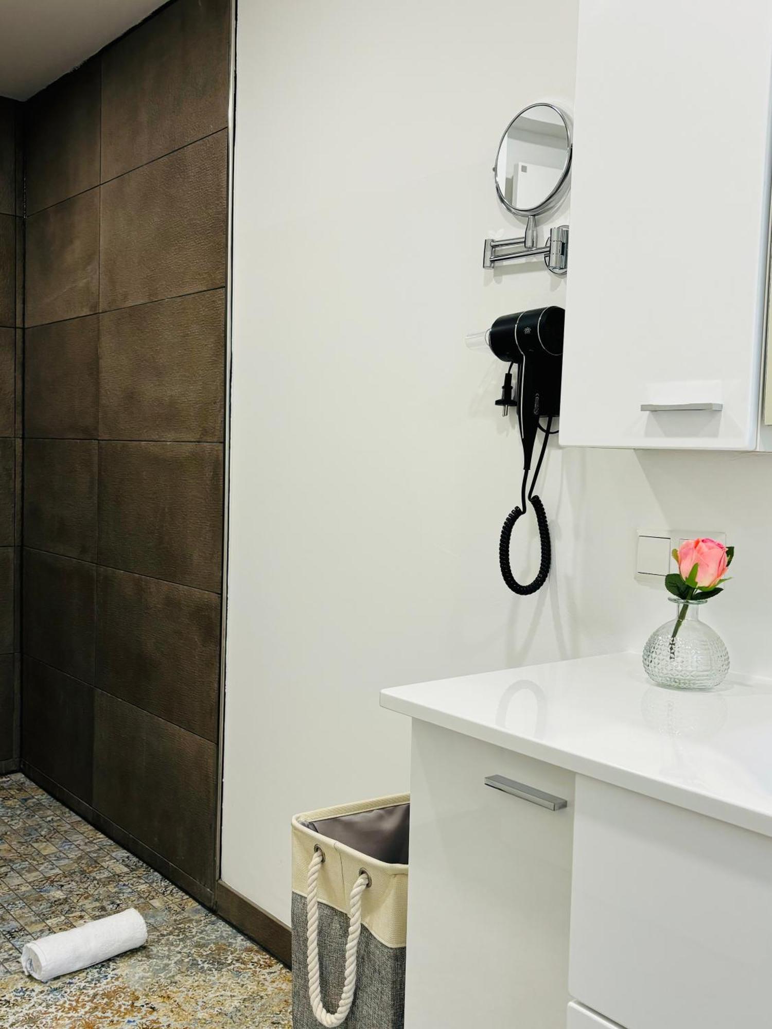 Jacuzzi Terrasse 55' Tv Kueche Regendusche Apartman Bad Bellingen Kültér fotó