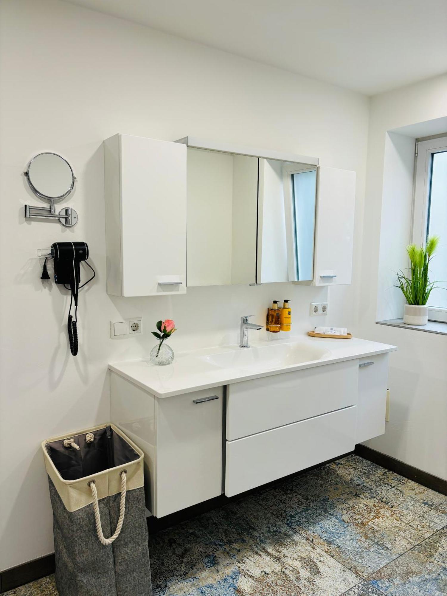 Jacuzzi Terrasse 55' Tv Kueche Regendusche Apartman Bad Bellingen Kültér fotó